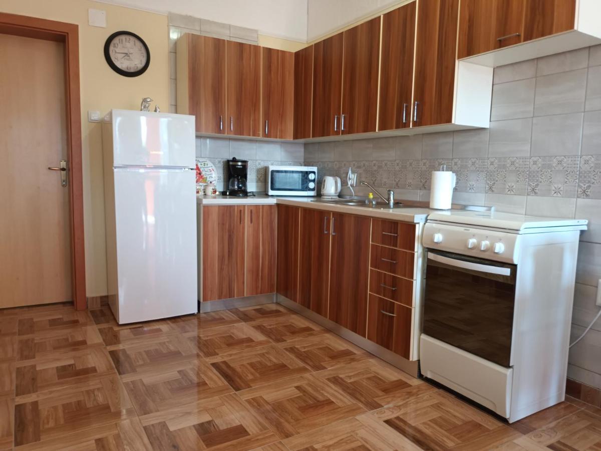 Apartman Zlata วีร์ ภายนอก รูปภาพ