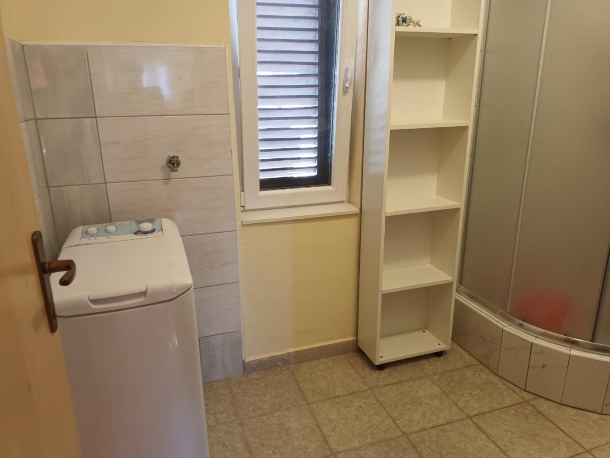 Apartman Zlata วีร์ ภายนอก รูปภาพ
