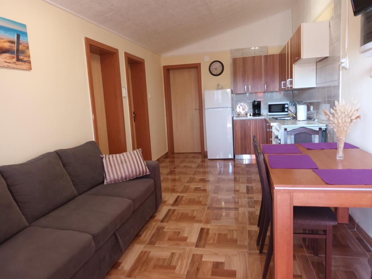 Apartman Zlata วีร์ ภายนอก รูปภาพ
