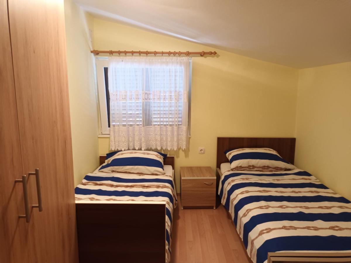 Apartman Zlata วีร์ ภายนอก รูปภาพ