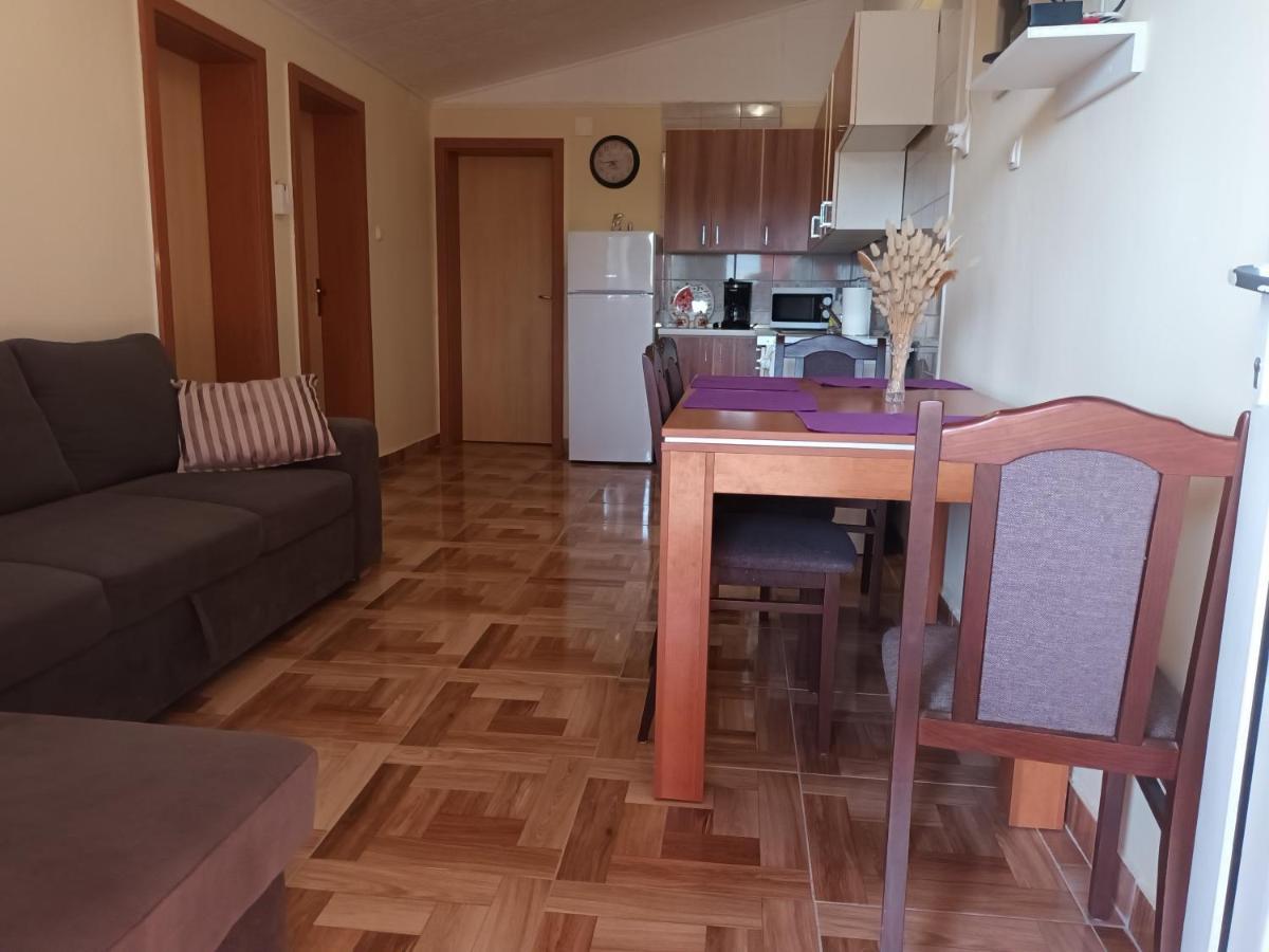 Apartman Zlata วีร์ ภายนอก รูปภาพ