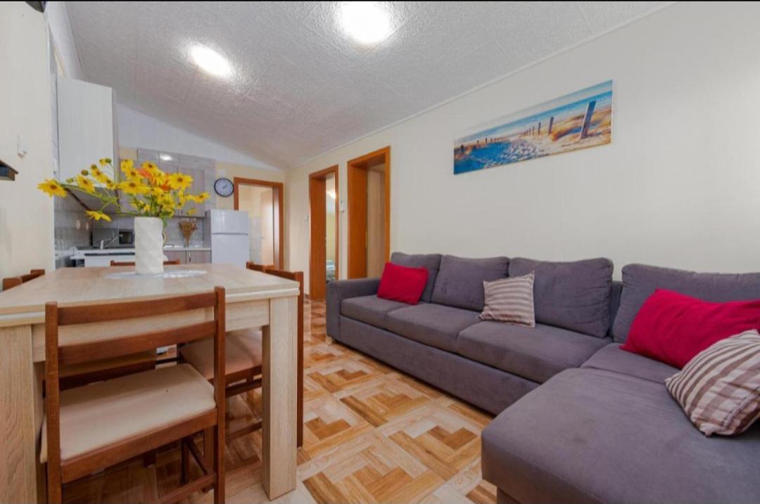 Apartman Zlata วีร์ ภายนอก รูปภาพ