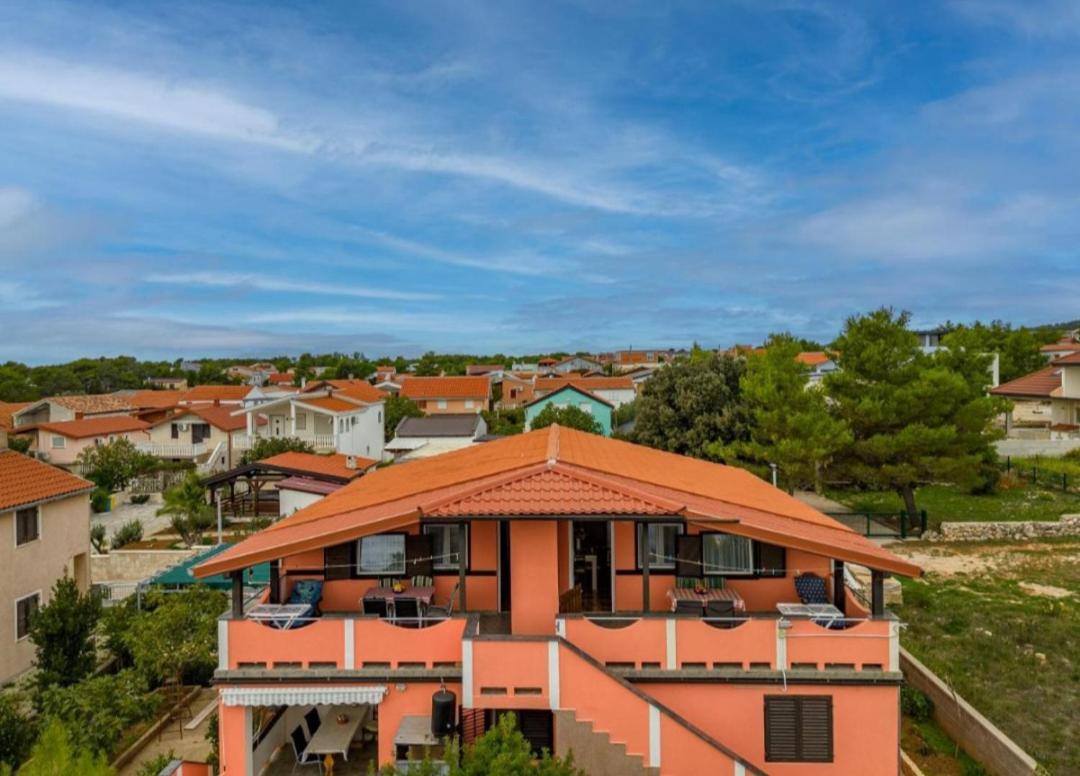 Apartman Zlata วีร์ ภายนอก รูปภาพ